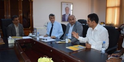 برئاسة المحافظ لملس اجتماع يناقش الترتيبات الخاصة بإنعقاد مؤتمر ومعرض عدن الاول للبناء والمقاولات . 