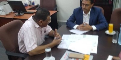 رئيس سكرتارية الأمن الغذائي بعدن يناقش مع رئيس مؤسسة المستثمر محاور ورشة العمل التحضيرية لـ«معرض ومؤتمر فوديكس اليمن الأول» عدن - 