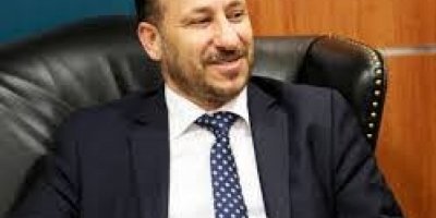 وزير الإتصالات يبحث مع رئيس مؤسسة "عرب سات" تحسين مشروع المحطات الأرضية