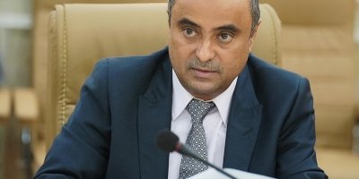 وزير المالية يصدر تعميما بشأن صرف المرتبات عبر البنوك المؤهلة