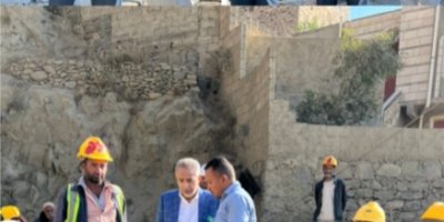 رئيس مجلس إدارة إقليم اليمن يتفقد أعمال صيانة طريق الأعروق- حيفان