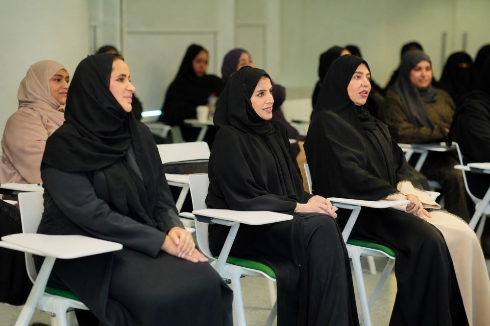 اللجنة النسائية في «ديوا» تنظّم محاضرة حول مهارات التواصل المهني الفعّال